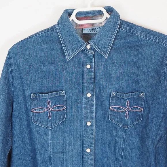 Vintage Women's Wrangler Blues Denim Shirt Pearl Snap Button Up Western - Large* - Picture 4 of 13